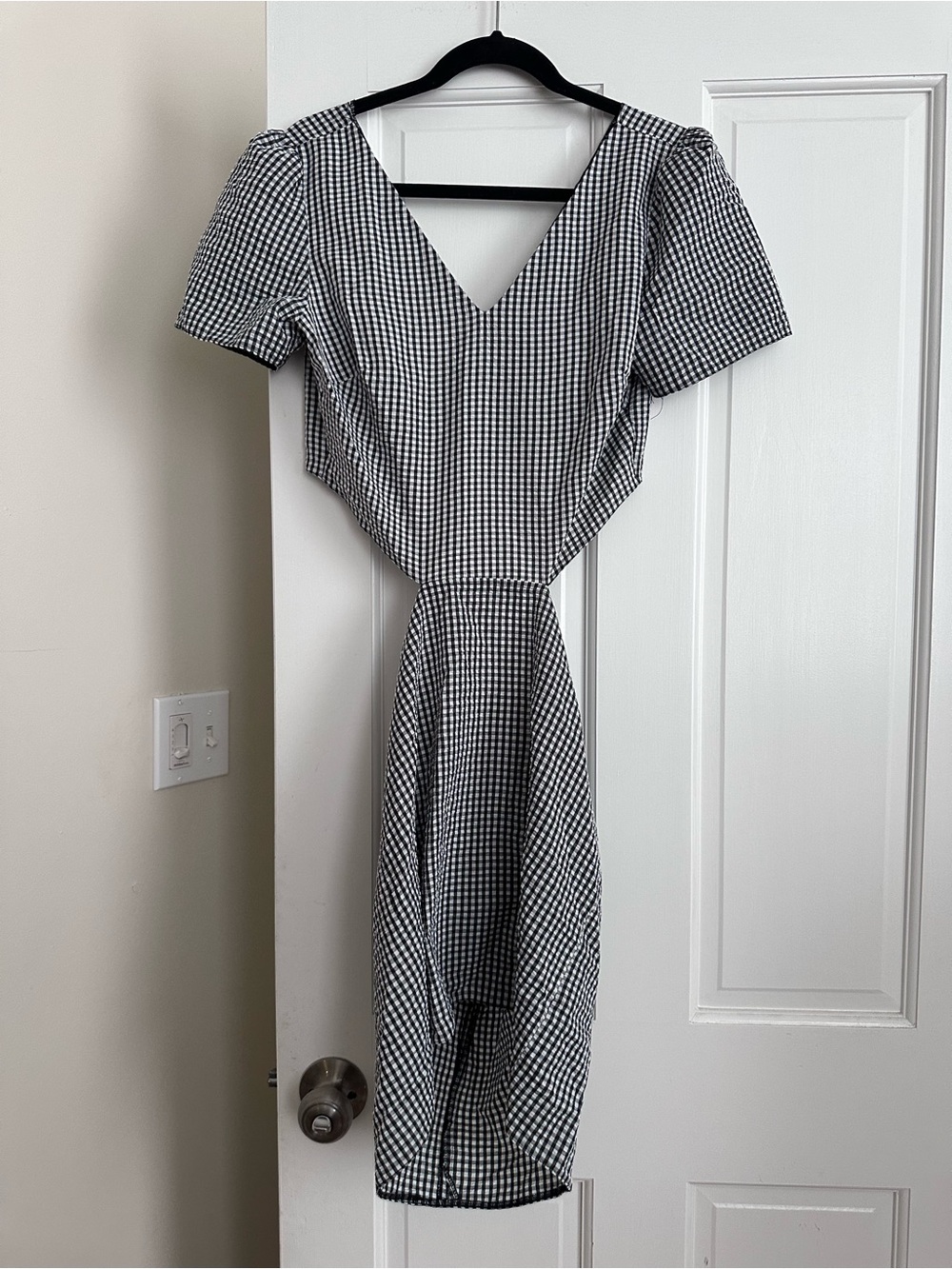 NEW Sz M OML Black & White Gingham V-Neck Women's Dress